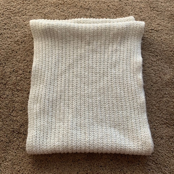 Calvin Klein infinity scarf - Picture 2 of 4